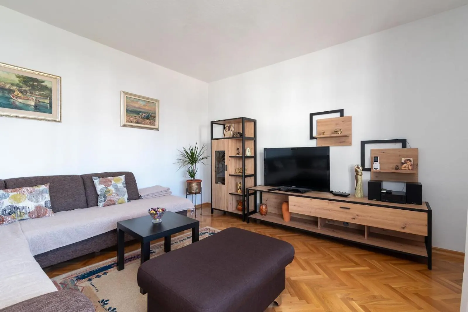 Apartment Domi Trogir 0*,  Croatia