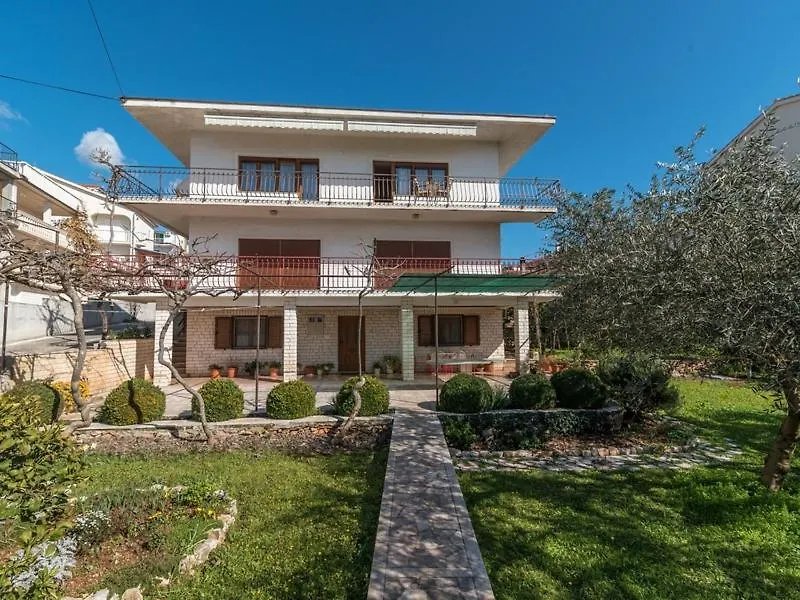 Apartment Domi Trogir