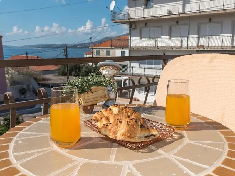 Apartment Domi Trogir
