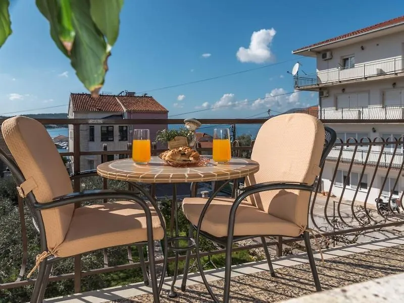 Apartment Domi Trogir